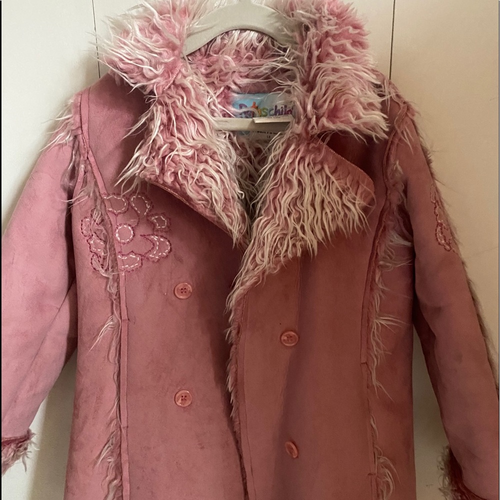 Adorable “fur” coat. Warm & cozy!